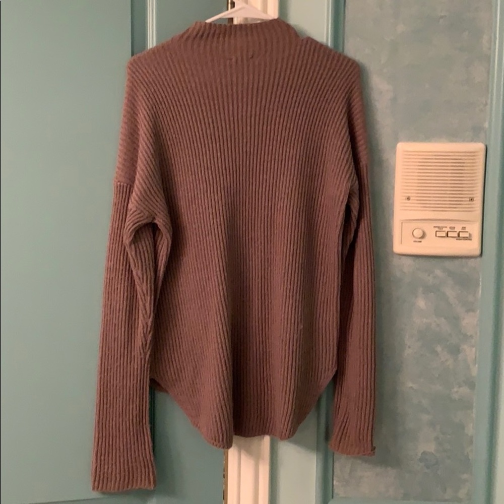 sweater - Picture 3 of 3